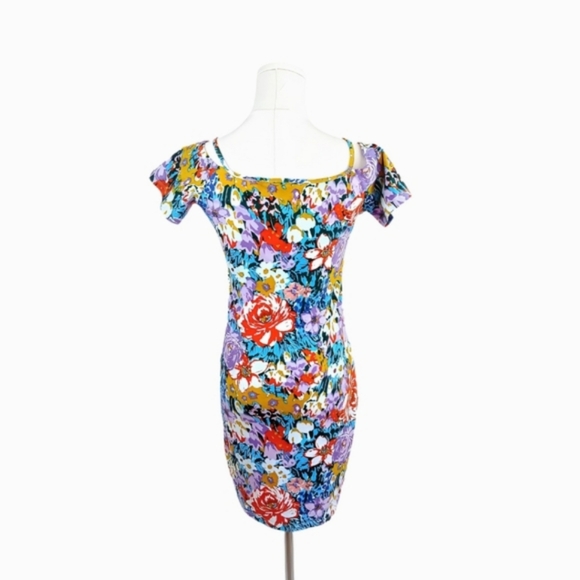 NWT Urban Outfitters Motel Off-The-Shoulder Floral Mini Dress 90's Style M - Picture 3 of 8